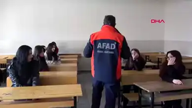 Erzurum'da Öğrencilere Deprem, Öğretmenlere Yangın Eğitimi