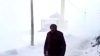 Aşkale'de Yaşamı Felç Eden Kar Yağışı