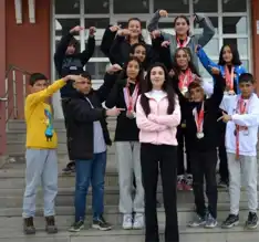 Kırsal Bölgede Atletizm Umudu: Bir Öğretmen, Öğrencilerini Şampiyonluğa Taşıyor