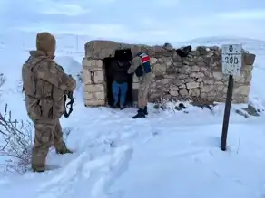 Erzurum'da Düzensiz Göçmen Operasyonu: 51 Göçmen Yakalandı, 11 Tutuklama