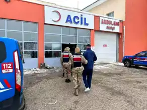 Erzurum'da Kaçak Göçmen Operasyonu: 11 Afgan ve 9 Organizatör Yakalandı