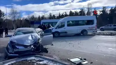 Erzurum'da Servis Aracı Kazası: 6 Yaralı