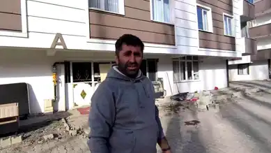 Erzurum'da Araba Eve Girdi: Can Kaybı Yok!