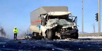 Erzurum'da Sisli Havada Kaza: 2 Yaralı