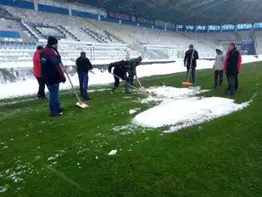 Doğu Anadolu'da Kış Ortasında Yeşil Bir Stadyum