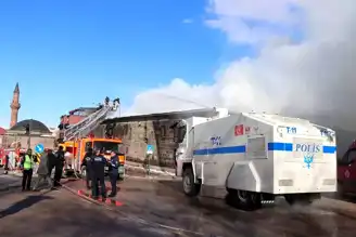 Erzurum'daki Tarihi Ambarlarda Yangın!