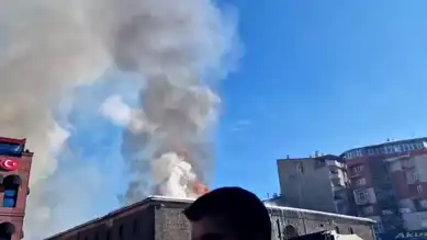 Erzurum'daki Tarihi Taş Ambarlar Yandı!