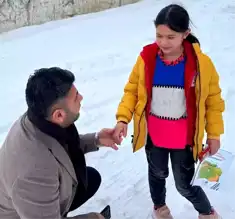 Ferit Kaya 1500 Öğrenciye Mont Bağışı Yaptı