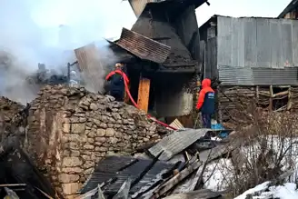 İspir'de Köyü Yakan Yangın: 10 Ev Küle Dönmüş