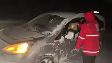 Kış Fırtınasında Yolda Kalanlara Kızılay Yardımı