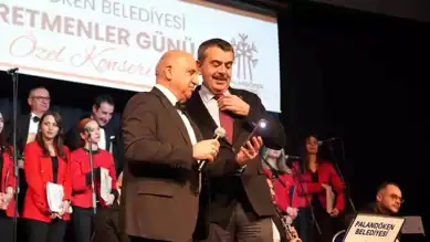 Bakan, Öğretmenler Günü'nde Konser Verdi