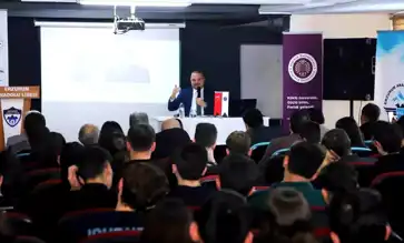 Rektörden Öğrencilere İlham Veren Söyleşi