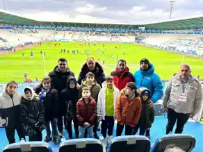 Eski Bakan, Genç Sporcularla Maç Keyfi Yaptı