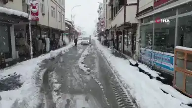 Doğu Anadolu'da Şiddetli Kar Yağışı: Hayat Durdu