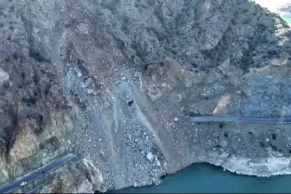 Yusufeli-Olur Yolu Heyelanı Aşılıyor!