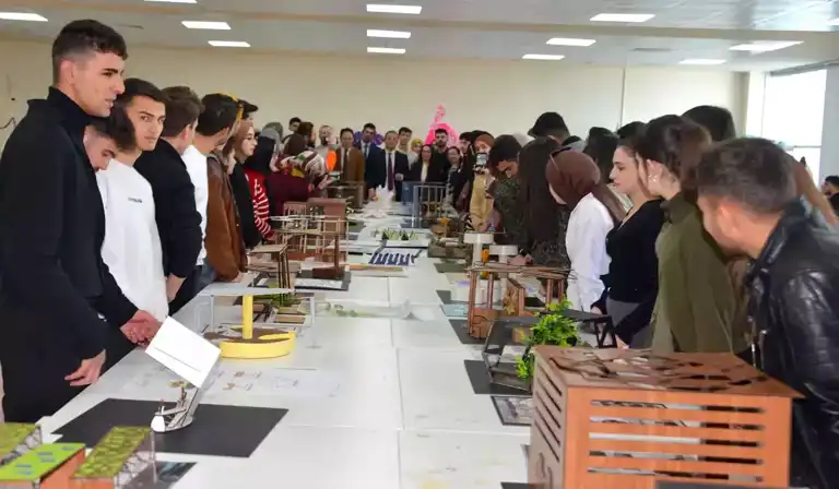 Atatürk Üniversitesi Öğrencilerinden Tasarım Sergisi