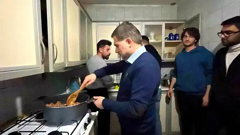 Uçar, Ramazan İftarını Öğrencilerle Açtı
