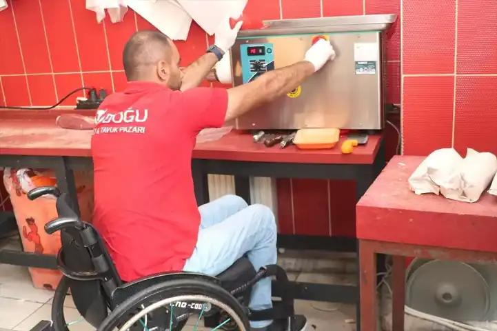 Felçli Genç, Kasap Dükkanı Açarak Hayallerine Ulaştı