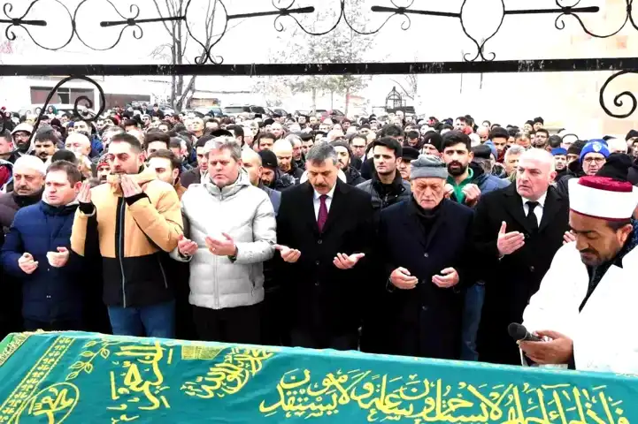 Kızılay Yetkilisi'nin Eşi Vefat Etti