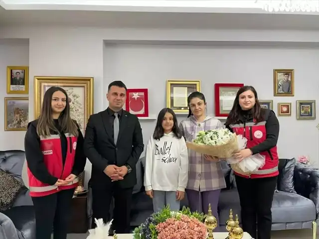 Şehit Eşine Öğretmenler Günü Ziyareti