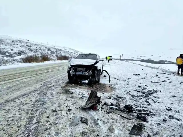 Erzurum'da Çarpışma: 2 Ölü, Yaralılar Hastanede
