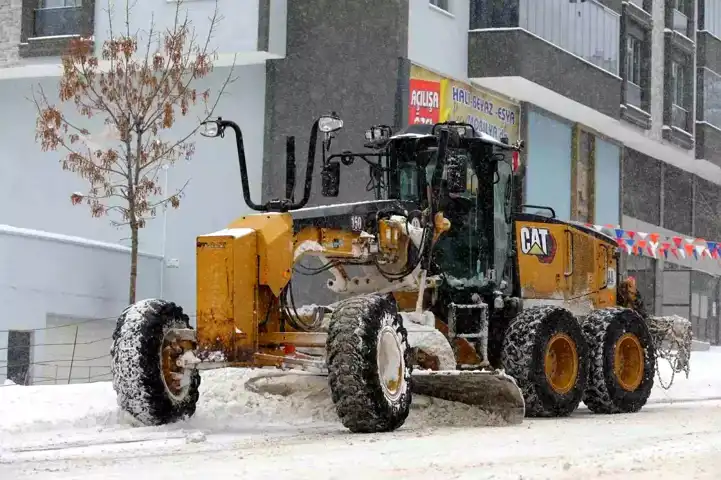 Erzurum'da Kar, Soğuk ve Çığ Tehlikesi!
