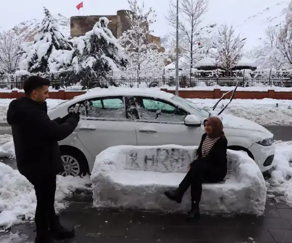 Kardan Koltukta Çay Keyfi: İlçede Eşsiz Bir Manzara