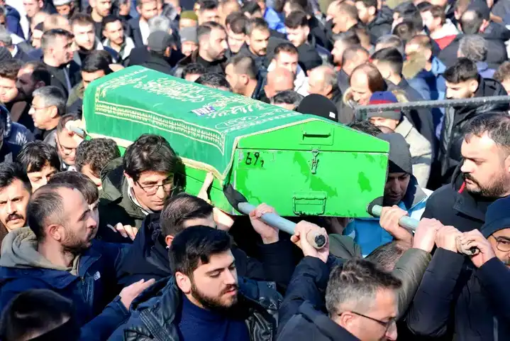 Erzurum'da Kardeş Kavgası: Bir Ölü, Bir Yaralı