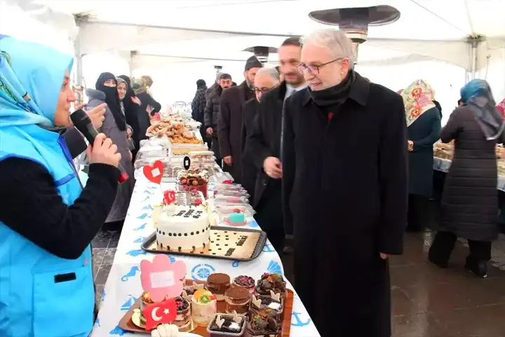 Erzurum'da Depremzedeler İçin Hayır Çarşısı