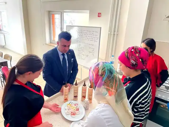 Erzurum'da Çocuklarla Butik Pasta Eğitimi