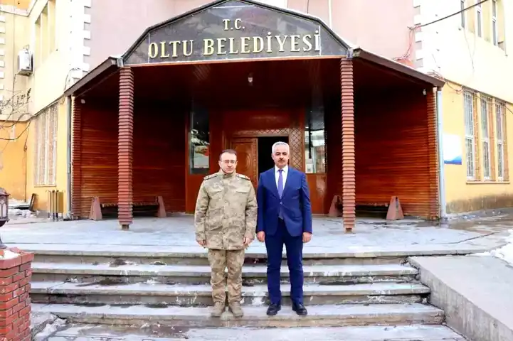 Tuğgeneral Avcı, Oltu Belediye Başkanı'nı Ziyaret Etti