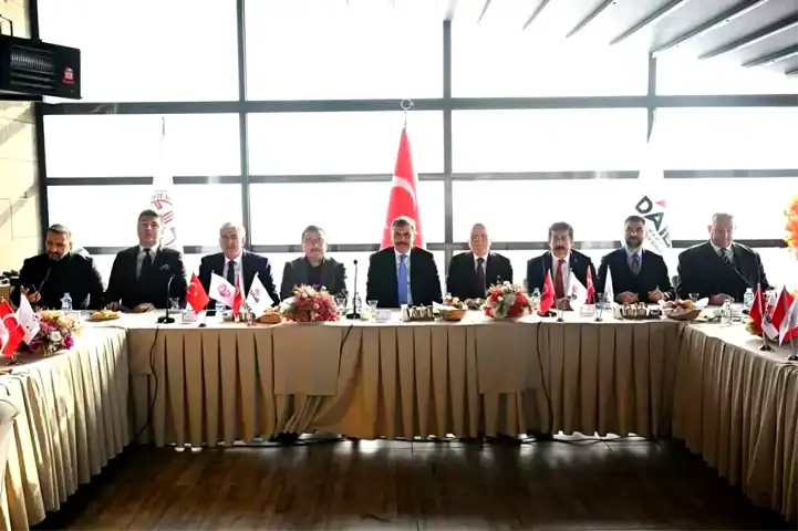 Vali Çiftçi, Erzurumlu İhracatçıların Sorunlarını Dinledi